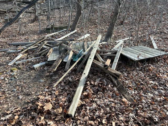 Hilltop - border dumping b 050123